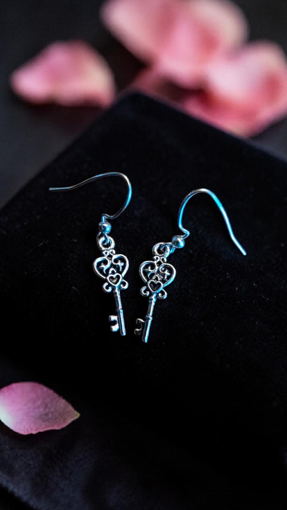 Actually Romantic Lover's Curated Scoop